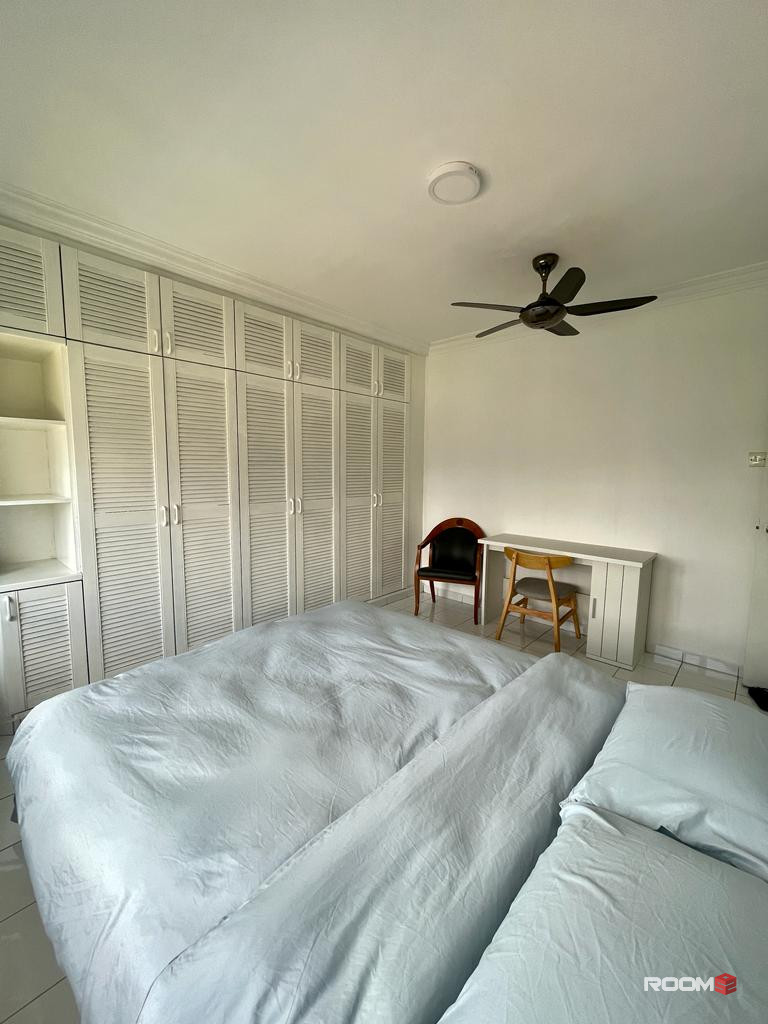 {All Female} Walking Distance to MRT Bangsar Room for Rent