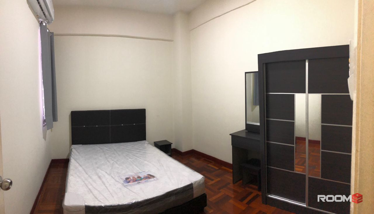 Ridzuan condominium bandar sunway subang jaya petaling jaya room for rent (Mix gender house)