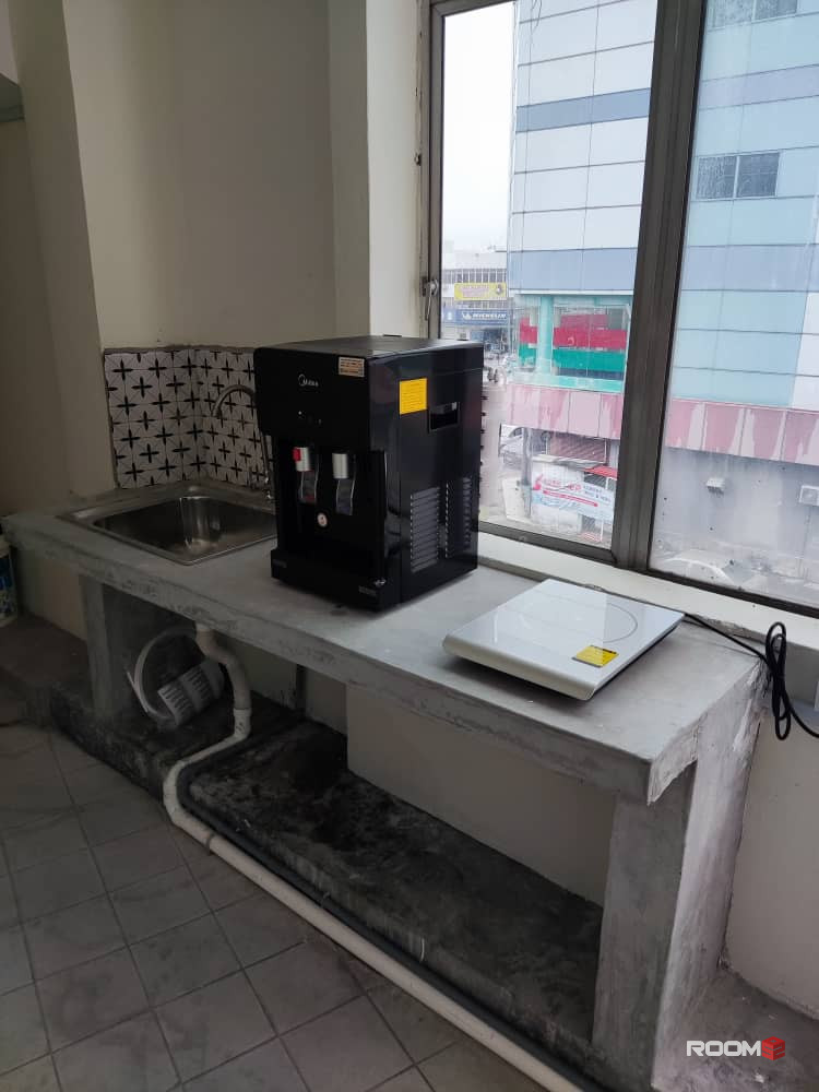 Working at KPJ Kajang❓Only 5mins 🚗 drive from our Unit Master Room attach Toilet