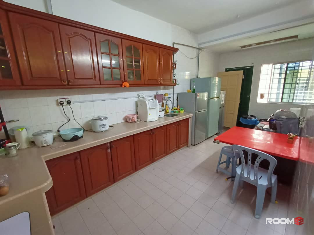 🔑❗ One Month Deposit Only! Middle Room in BU7, Bandar Utama Near One Utama Mall! 🏢🛍️💼