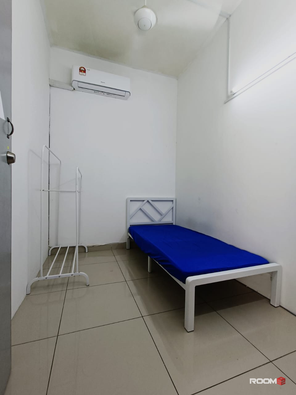 Female Unit Middle Room at Setia Alam , Near SCM HOT UNIT