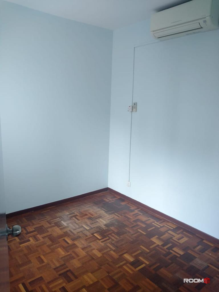 PUCHONG APARTMENT AIRCOND ROOM -RM380