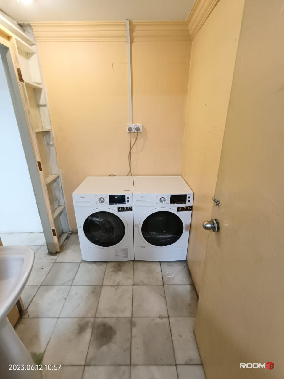 🚝3 minit to Mrt BB🚝❗❗️1 Station to TRX😍❗🔥🔥Queen + single Badroom 😍😍 Private bathroom❗️0 Deposit �