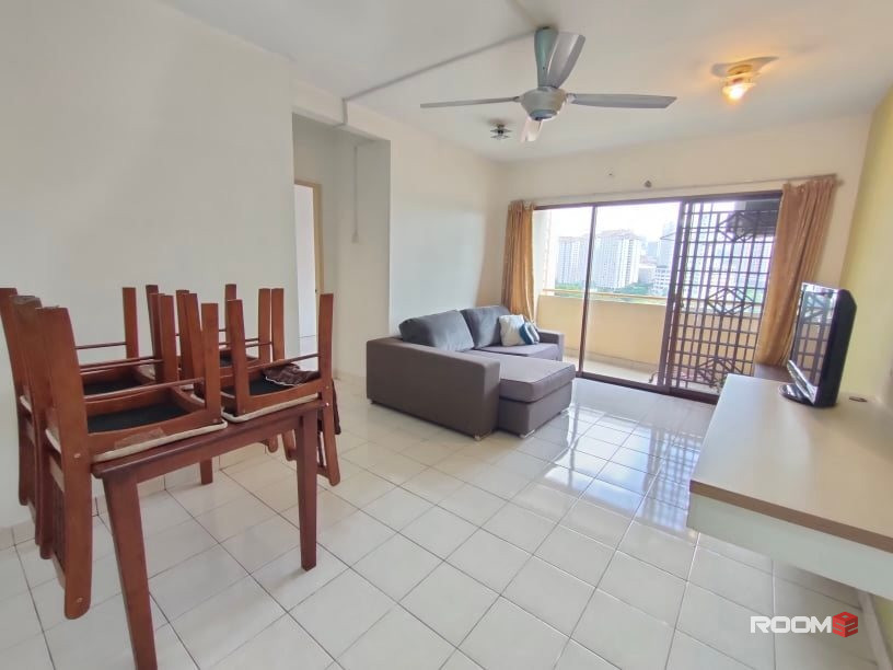 Palm Spring Room for Rent - Free Wifi Utilities - Near MRT n Mall n Shop - Low Density Unit - Good