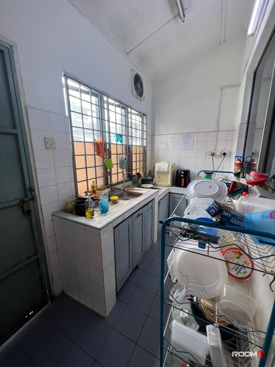 💥💥👧👧FEMALE UNIT👧👧 MIDDLE ROOM Available at SS2 Petaling Jaya💥💥