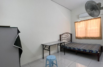 One Month Depo ❗ Single Room for Rent at Jenjarom with Free WiFi 📱