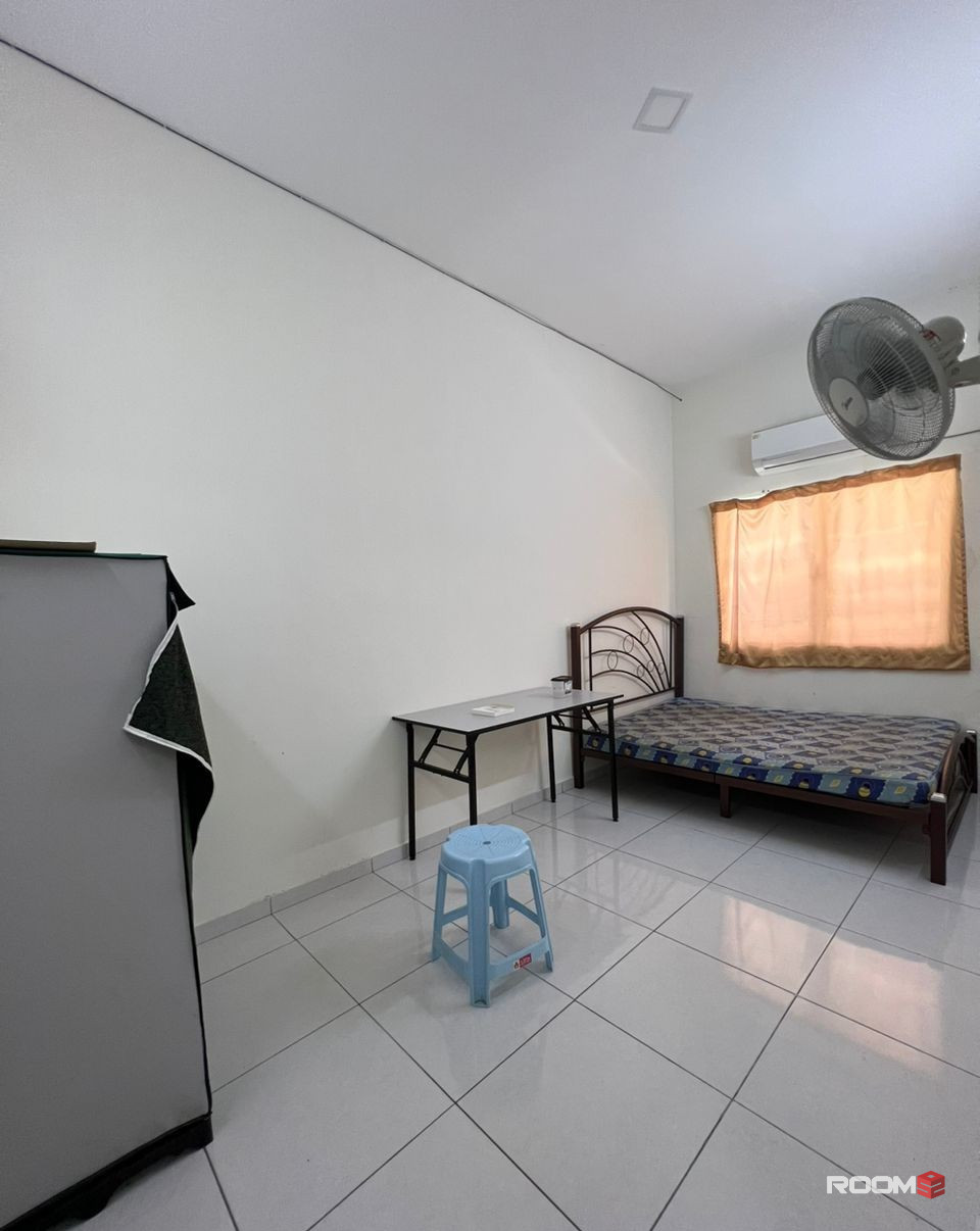 One Month Depo ❗ Single Room for Rent at Jenjarom with Free WiFi 📱