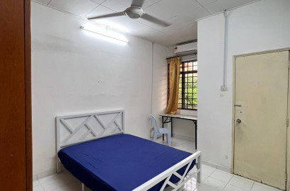 💥😍 PJ SS22, Single Room with AC and Furniture ❄️🪑🛏️ Near Megah Rise Mall 🏙️🛍️🚶‍♂️