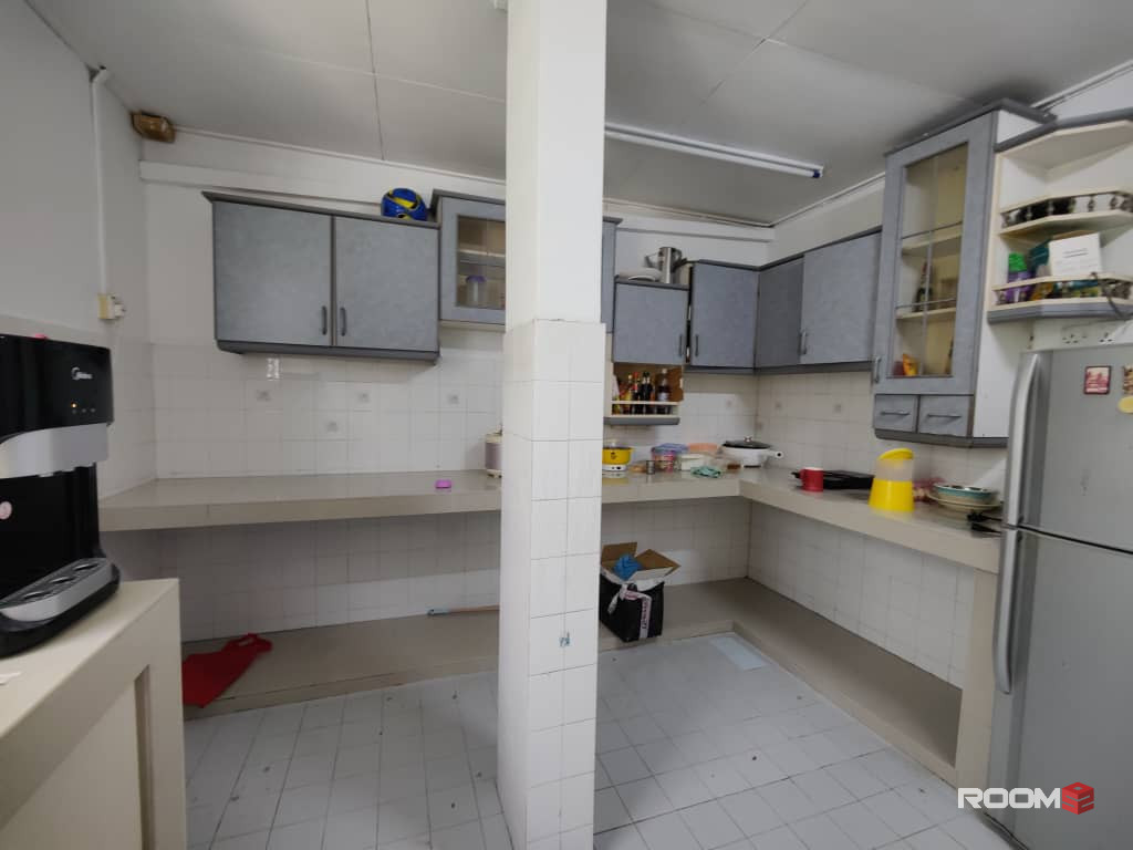 Medium Room Sharing Attached Bathroom @ Sunway PJS 9 (near Medical/ GEO/ Pinnacle)