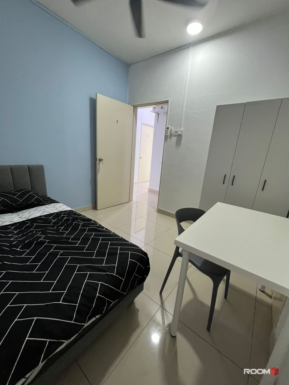 Maxim's Residence Mrt Taman Connaught walking distance