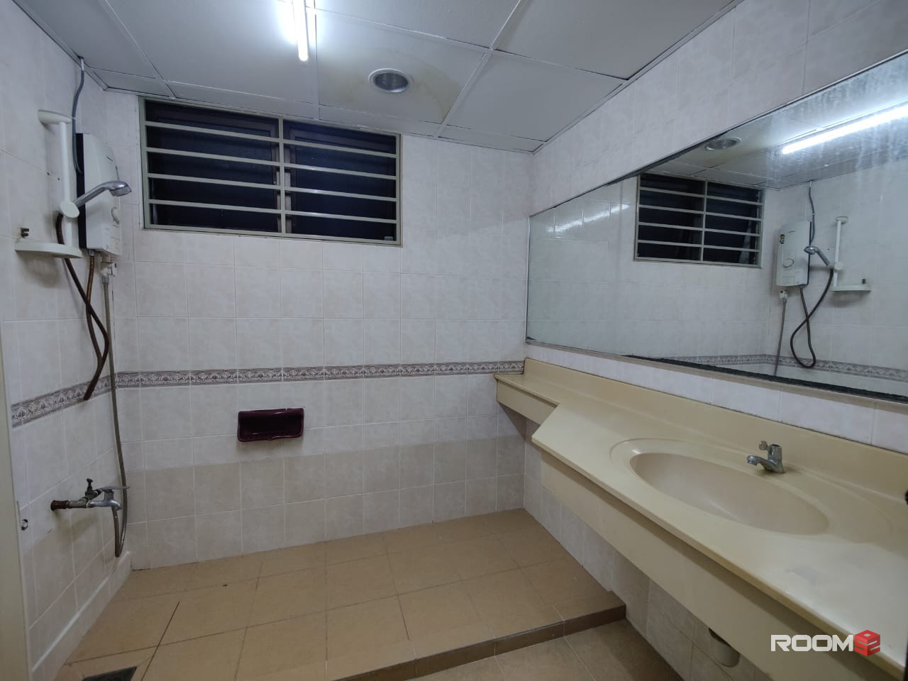 Master Room Private Bathroom (Direct Link Bridge to Sunway University) @ Lagoon View Sunway