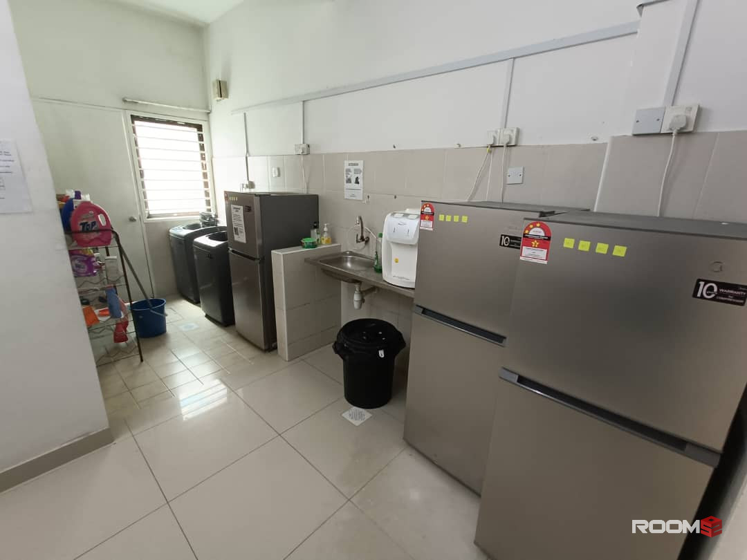 HOT PROMO 🔥 Bilik Single Sewa Murah at Bandar Botanic  with Free WiFi 📱