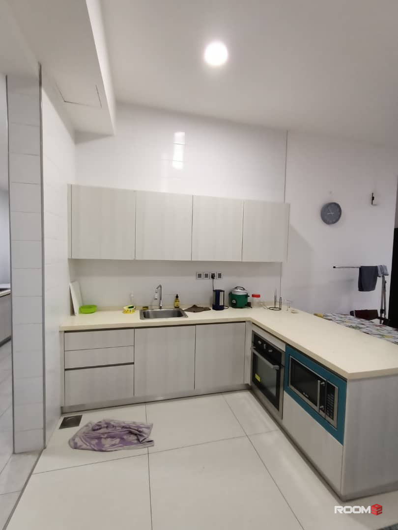 Room for rent at Paragon Suite @ near CIQ JB