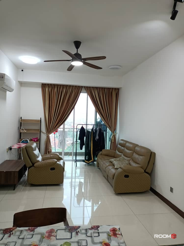Room for rent at Paragon Suite @ near CIQ JB