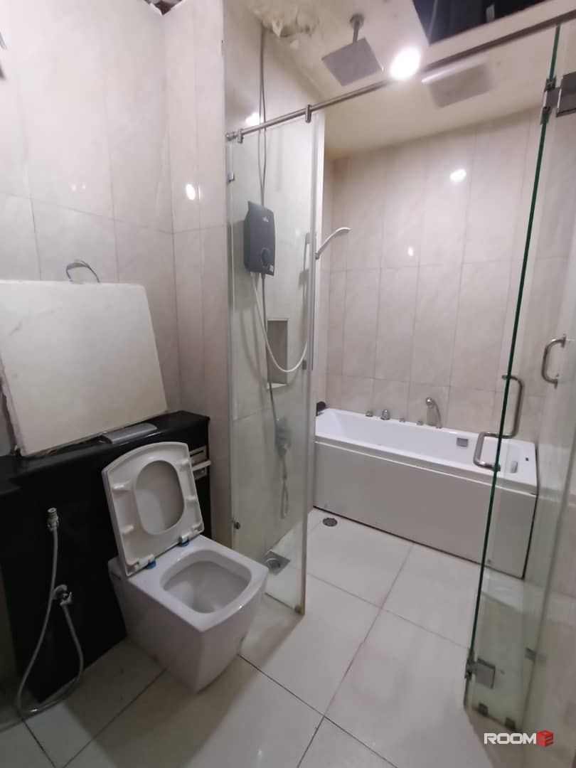 Room for rent at Paragon Suite @ near CIQ JB
