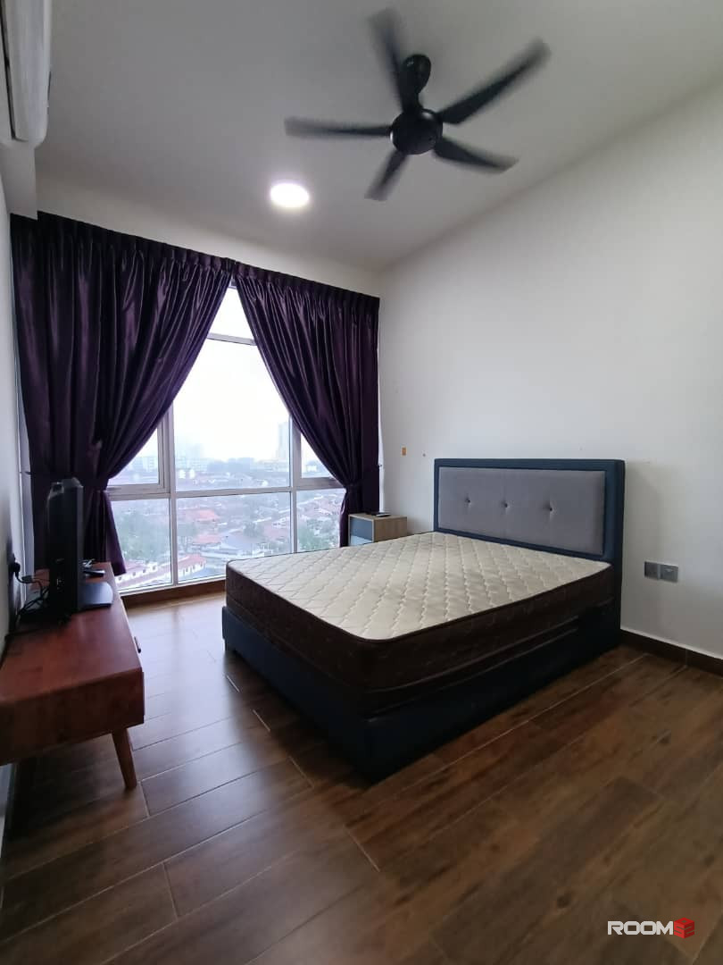 Room for rent at Paragon Suite @ near CIQ JB