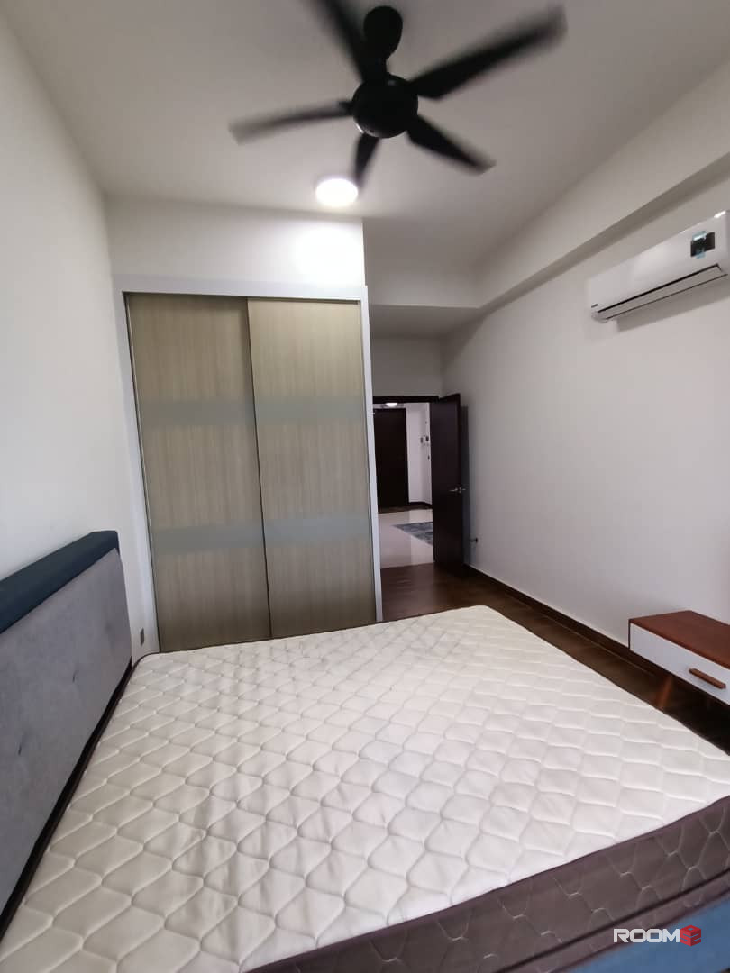 Room for rent at Paragon Suite @ near CIQ JB