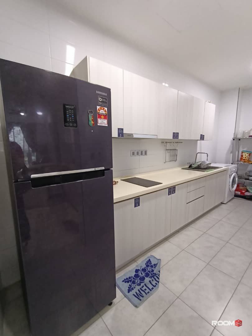 Room for rent at Paragon Suite @ near CIQ JB