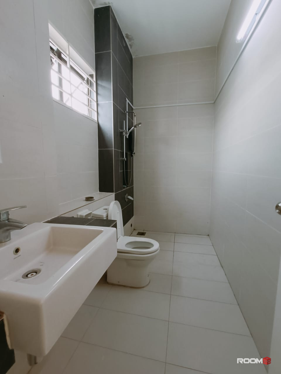 🚩🚩FEMALE UNIT 👩👩 SINGLE ROOM WITH AIRCOND🤩 NEAR TO SETIA CITY , SETIA ECO ,SETIA TAIPAN ,