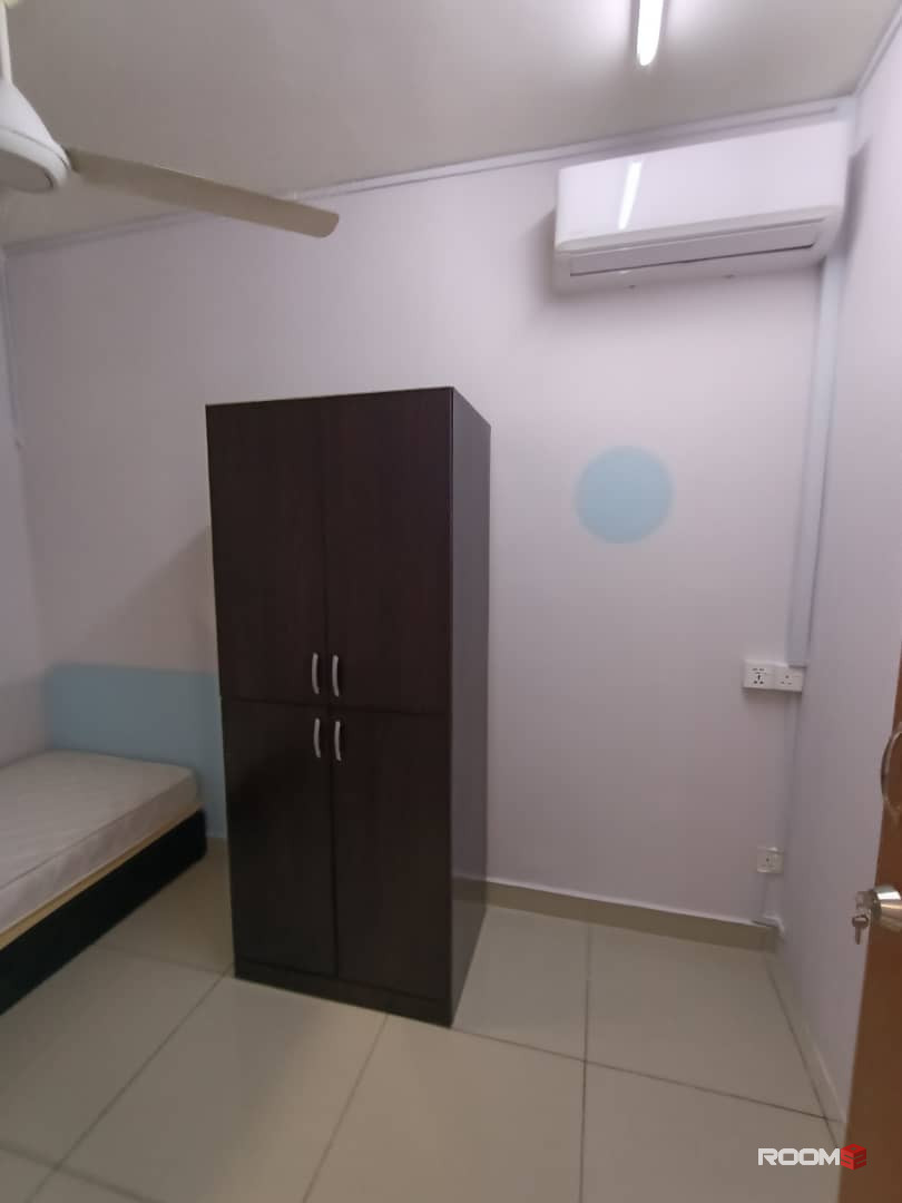 Female room for rent at Larkin Height @ Larkin Idaman