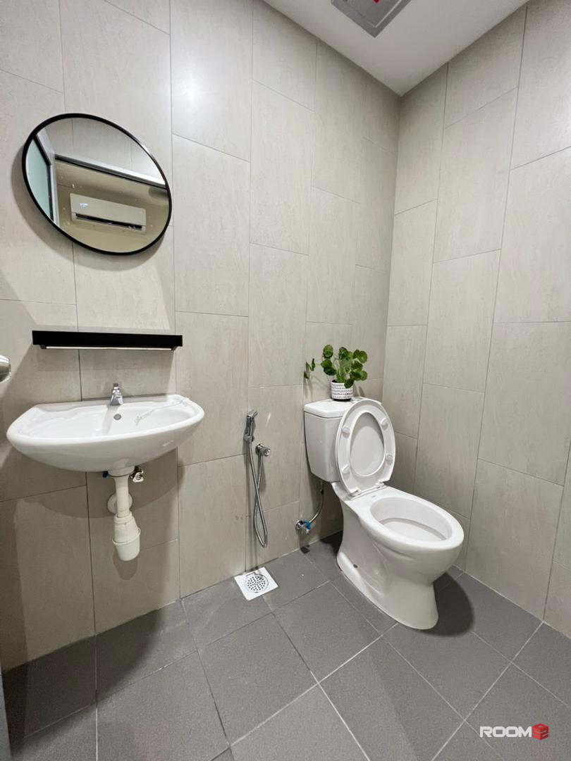 Looking for Room near Columbia Hospital ❓ Room attach Private Toilet at Danau Kota