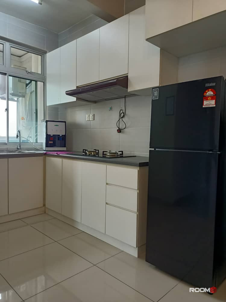 Female room for rent at Larkin Height @ Larkin Idaman