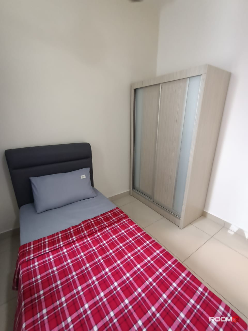 Room for rent at Aliff Avenue @ Damansara Aliff Tampoi