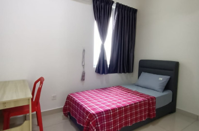 Room for rent at Aliff Avenue @ Damansara Aliff Tampoi