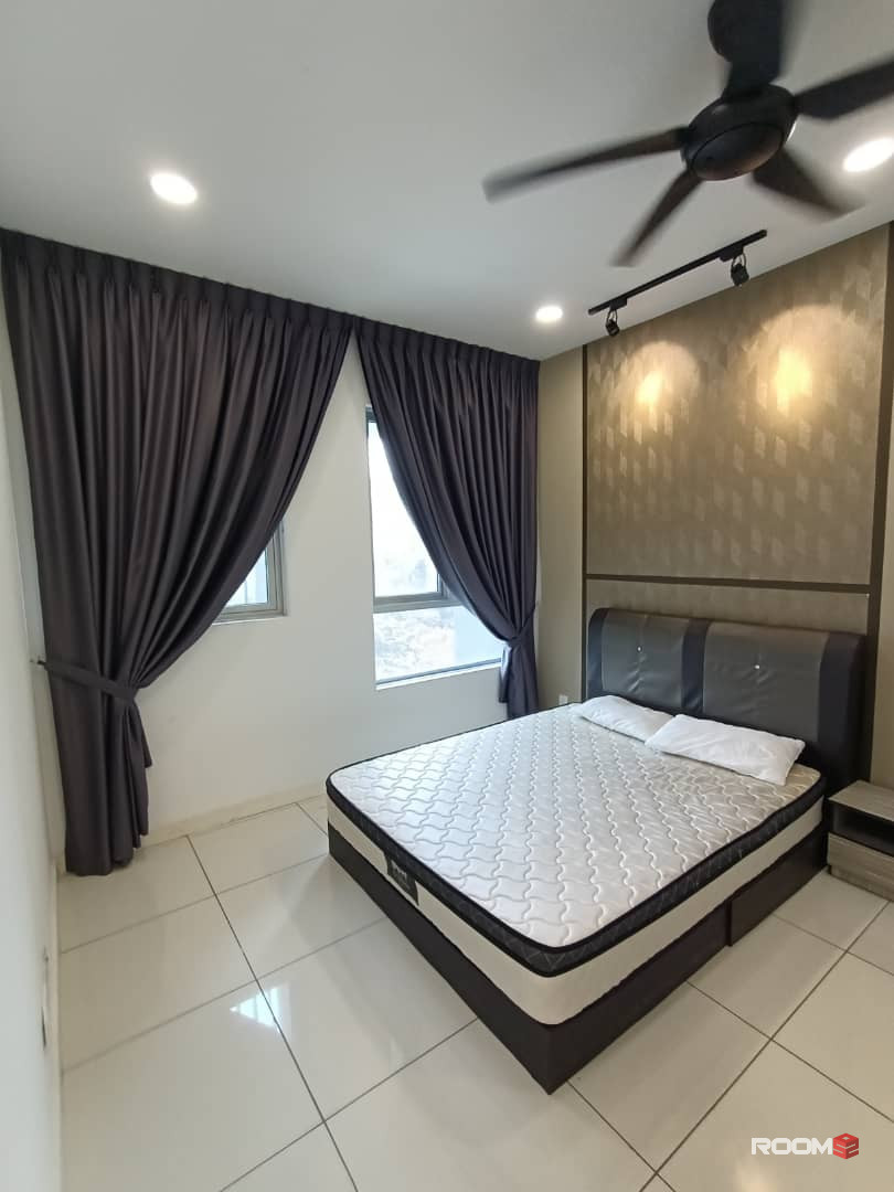 Master room for rent at Epic Residence @ Larkin