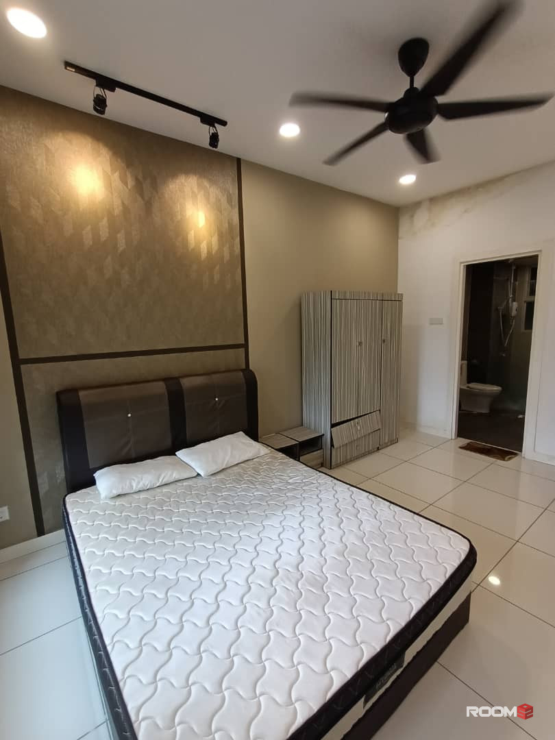Master room for rent at Epic Residence @ Larkin
