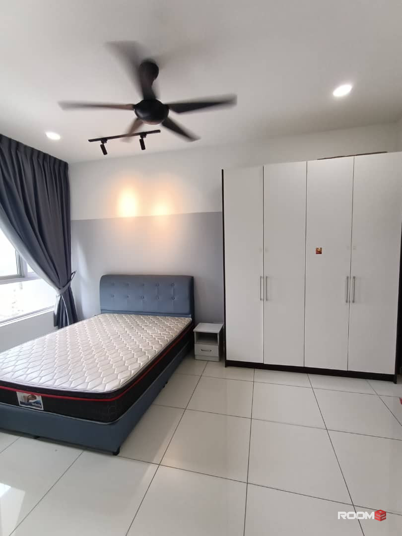 Master room for rent at Epic Residence @ Larkin