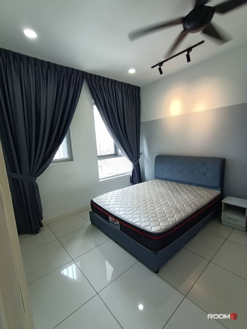 Master room for rent at Epic Residence @ Larkin