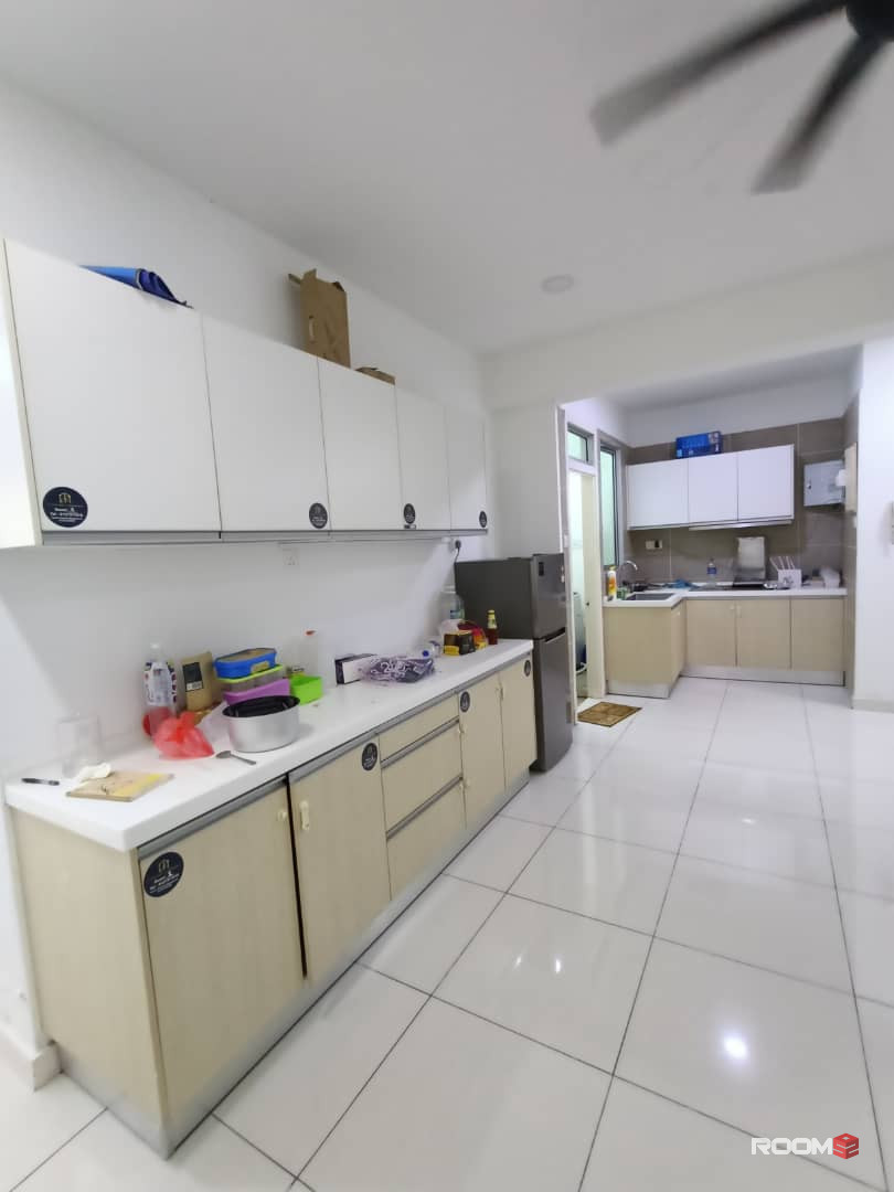 Master room for rent at Epic Residence @ Larkin