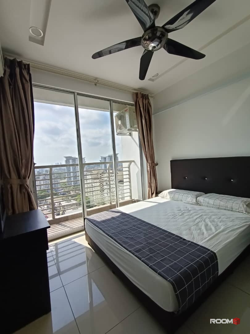 Female room for rent at Larkin Height @ Larkin Idaman