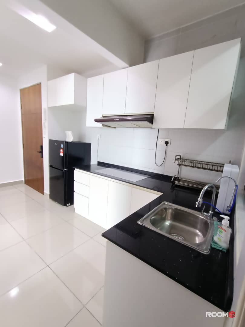 Female room for rent at Larkin Height @ Larkin Idaman