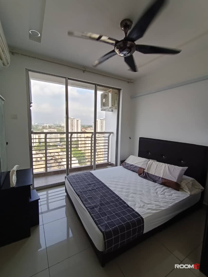 Female room for rent at Larkin Height @ Larkin Idaman