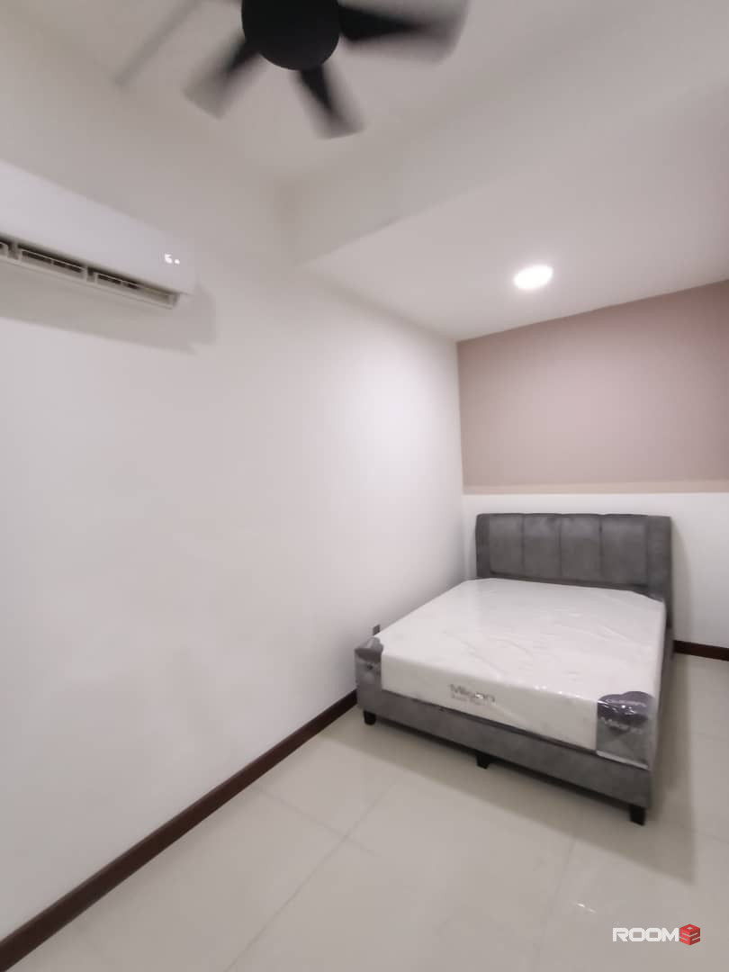 Room for rent at Paragon Suite @ near CIQ JB