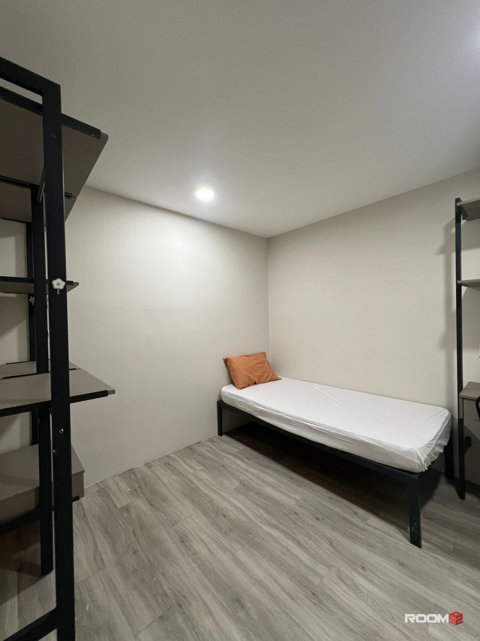 HOT PROMO 🔥 Furnished Single Room with Sharing Toilet near to USJ 21