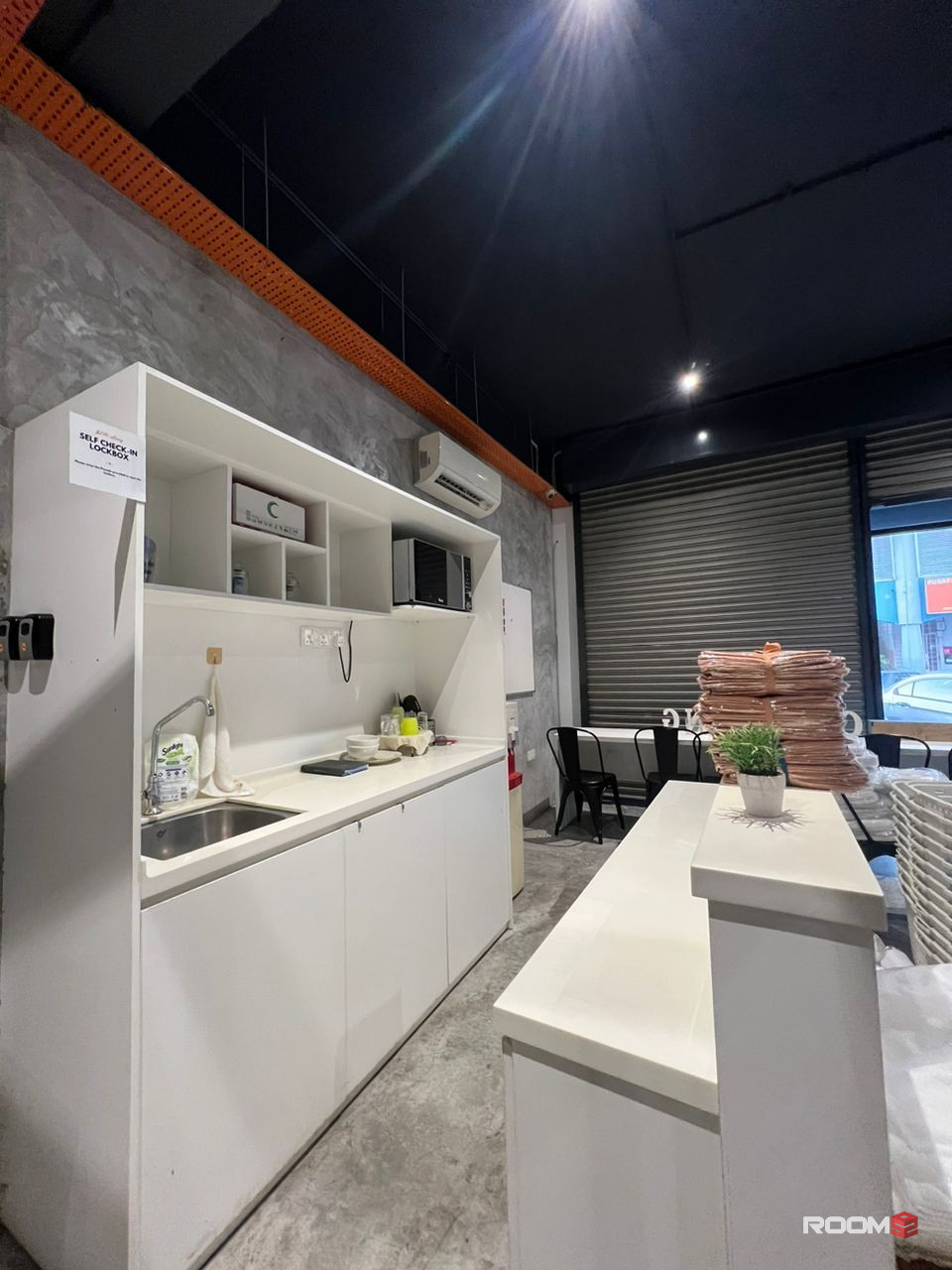 4 Mins 🚶to Main Place Mall Luxury Look Budget Room in USJ 21, Subang Jaya