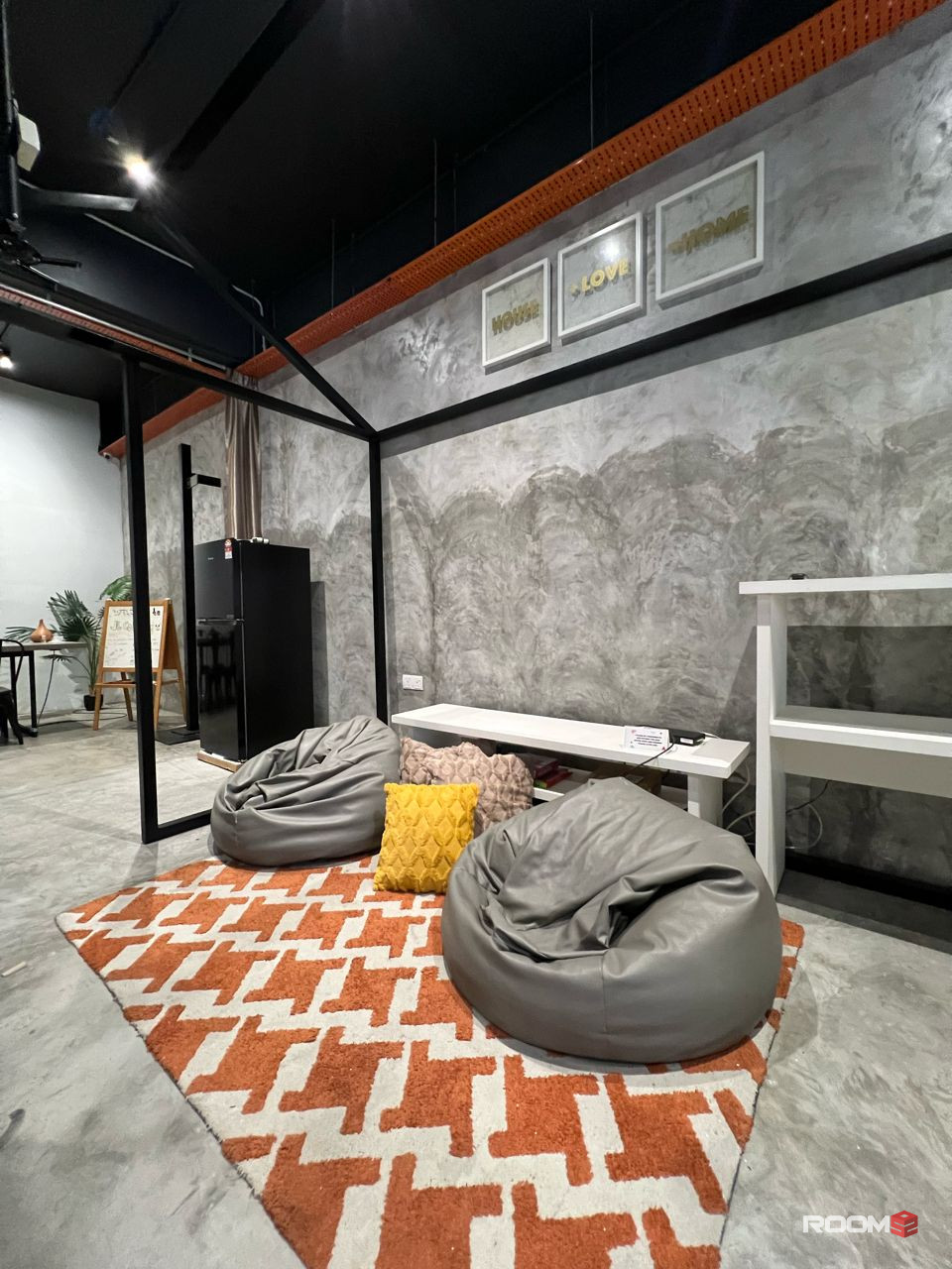 Queen Middle Room Rent ZERO0️⃣% DEPOSIT in USJ 21 Subang Jaya
