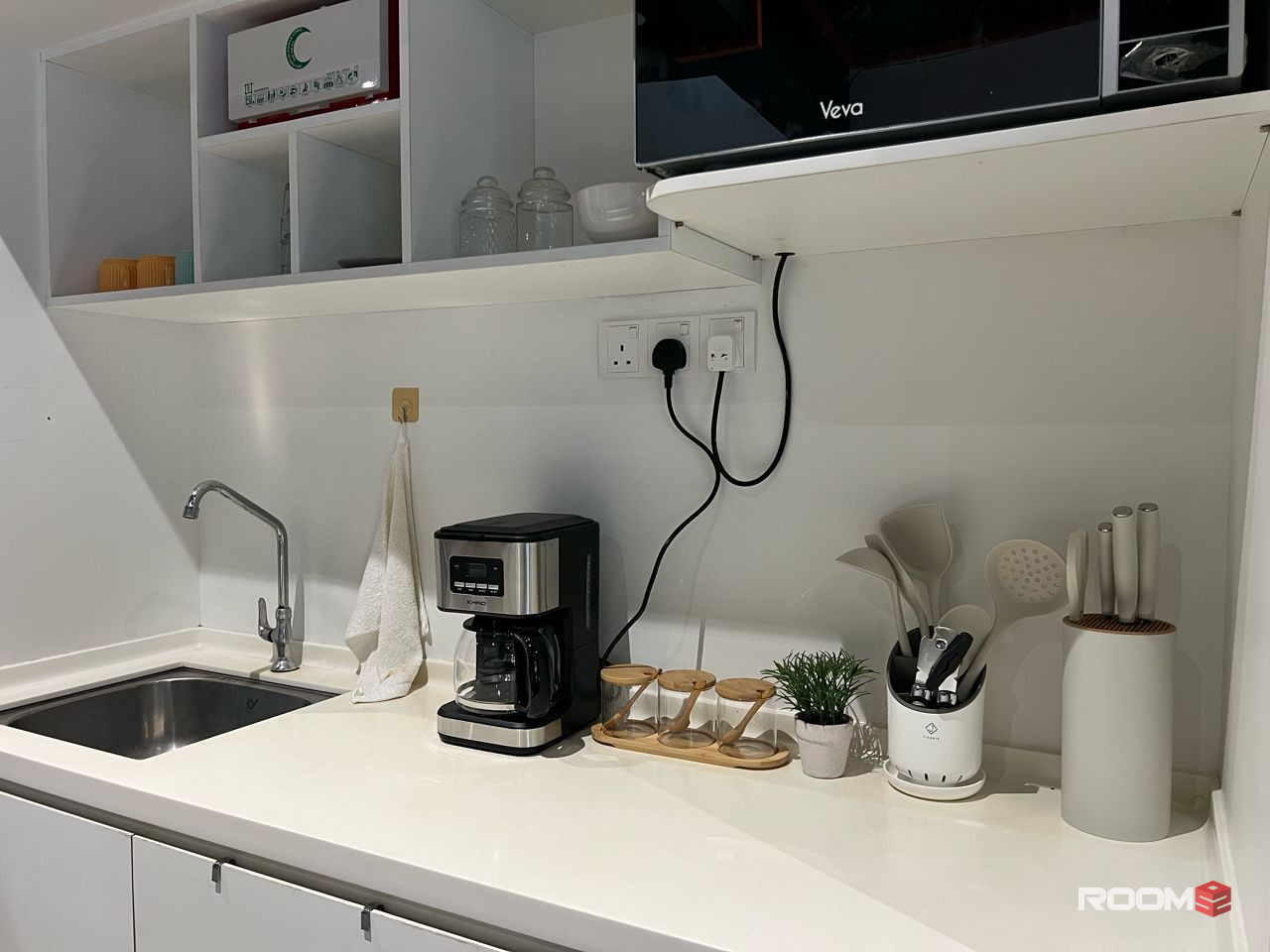 Queen Middle Room Rent ZERO0️⃣% DEPOSIT in USJ 21 Subang Jaya