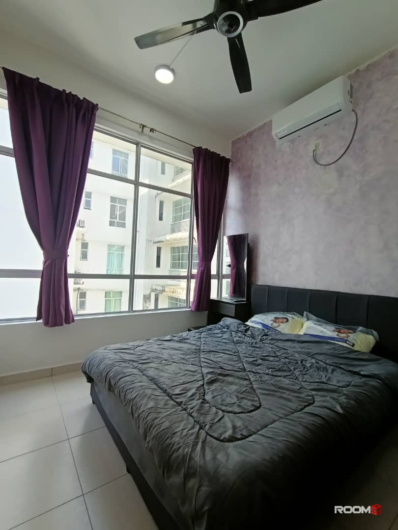 Male room for rent at Suriamas Suite @ Larkin JB