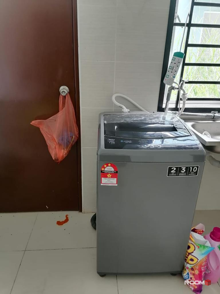 Room for rent at Taman Nusantara Prima @ Gelang patah