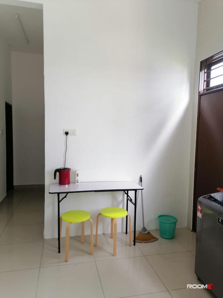 Room for rent at Taman Nusantara Prima @ Gelang patah