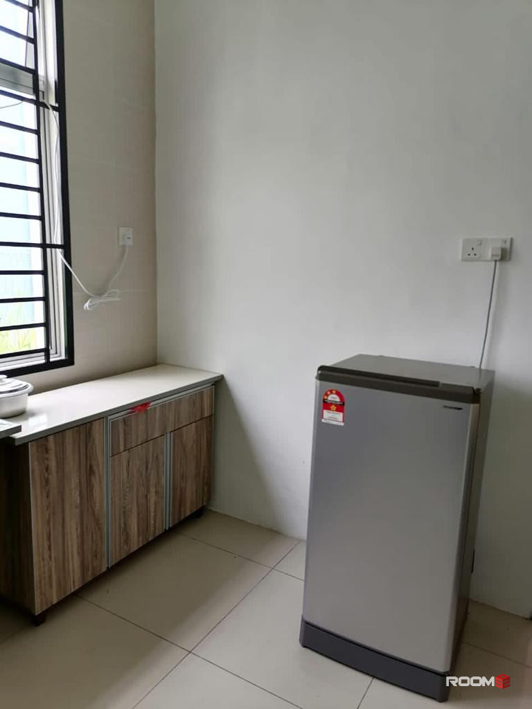 Room for rent at Taman Nusantara Prima @ Gelang patah