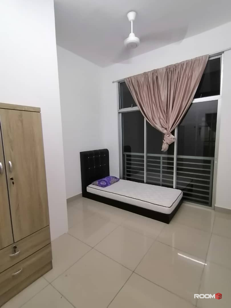 Room for rent at Taman Nusantara Prima @ Gelang patah