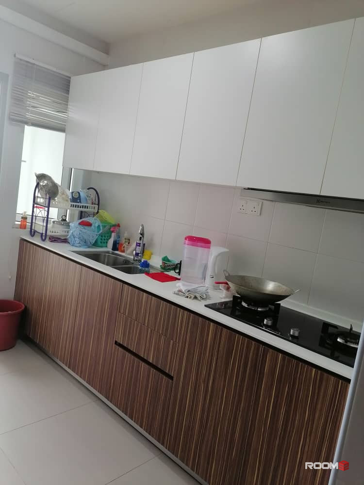 Female room for rent at Season Luxury Apartment @ Larkin JB Town