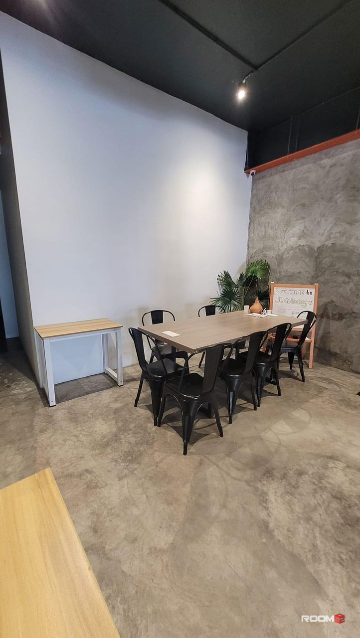 🤩ROOM FORN RENT AT SUBANG JAYA 🤩🚶‍♂️🚗Nearby Location: 📚MTI College - 6 mins Drive 📚Schwin College - 7 mins Walk 🚉