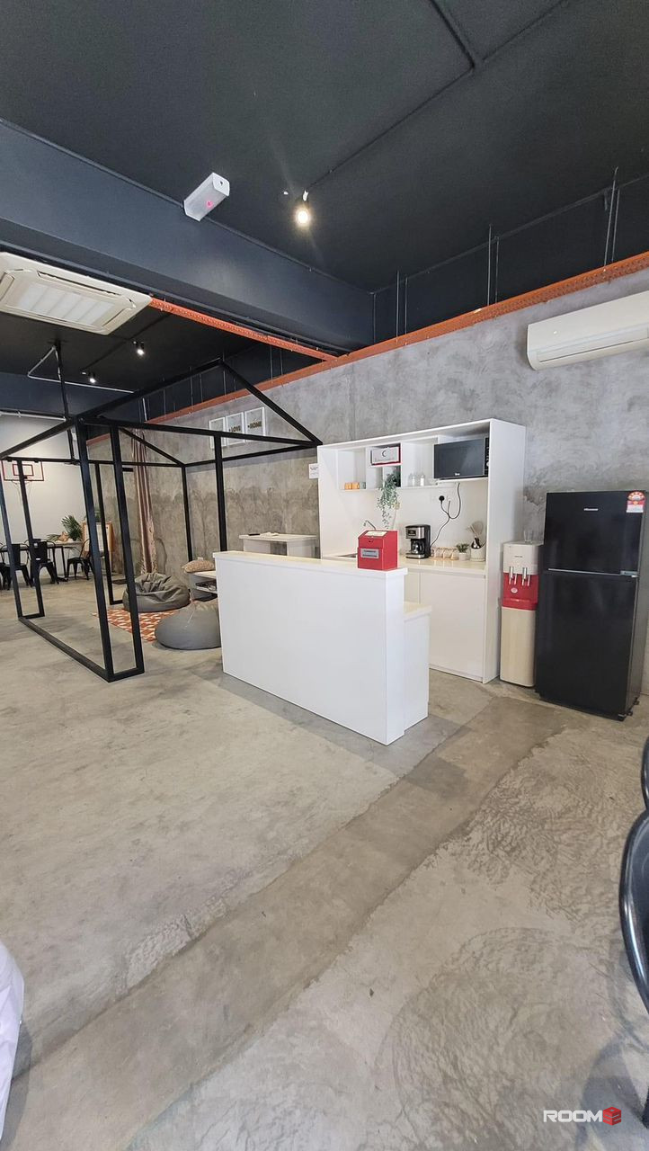 😍SUBANG JAYA PRIVATE ROOM FOR RENT😍ZERO DEPOSIT APPLY💥🚶‍♂️🚗Nearby Location: 📚MTI College - 6 mins Drive 📚Schwin C