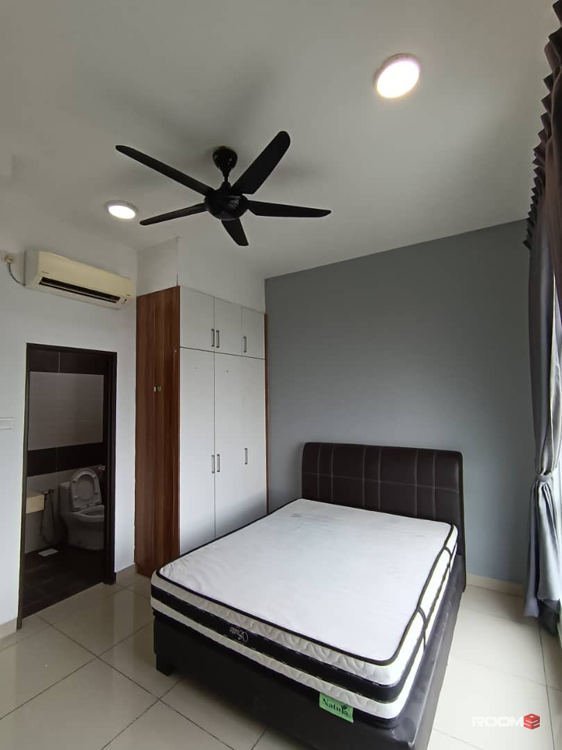 Room for rent at M Condominium @ Larkin Perdana
